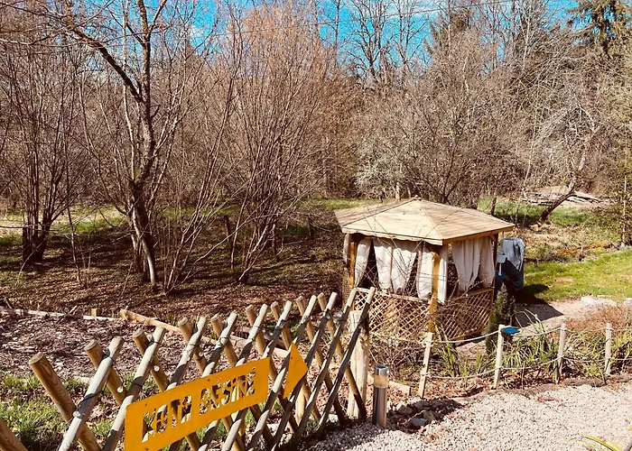 Cabane, Kota Desire