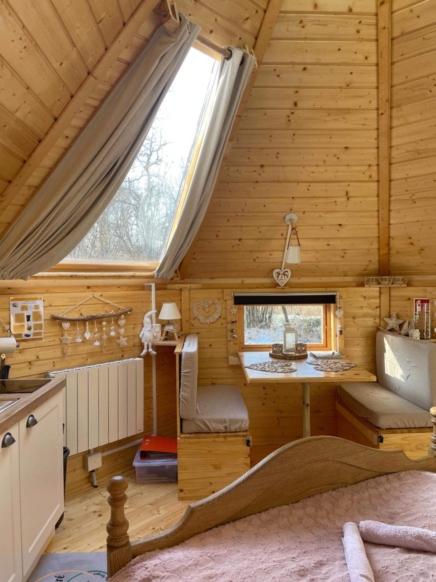 Cabane, Kota Desire *
