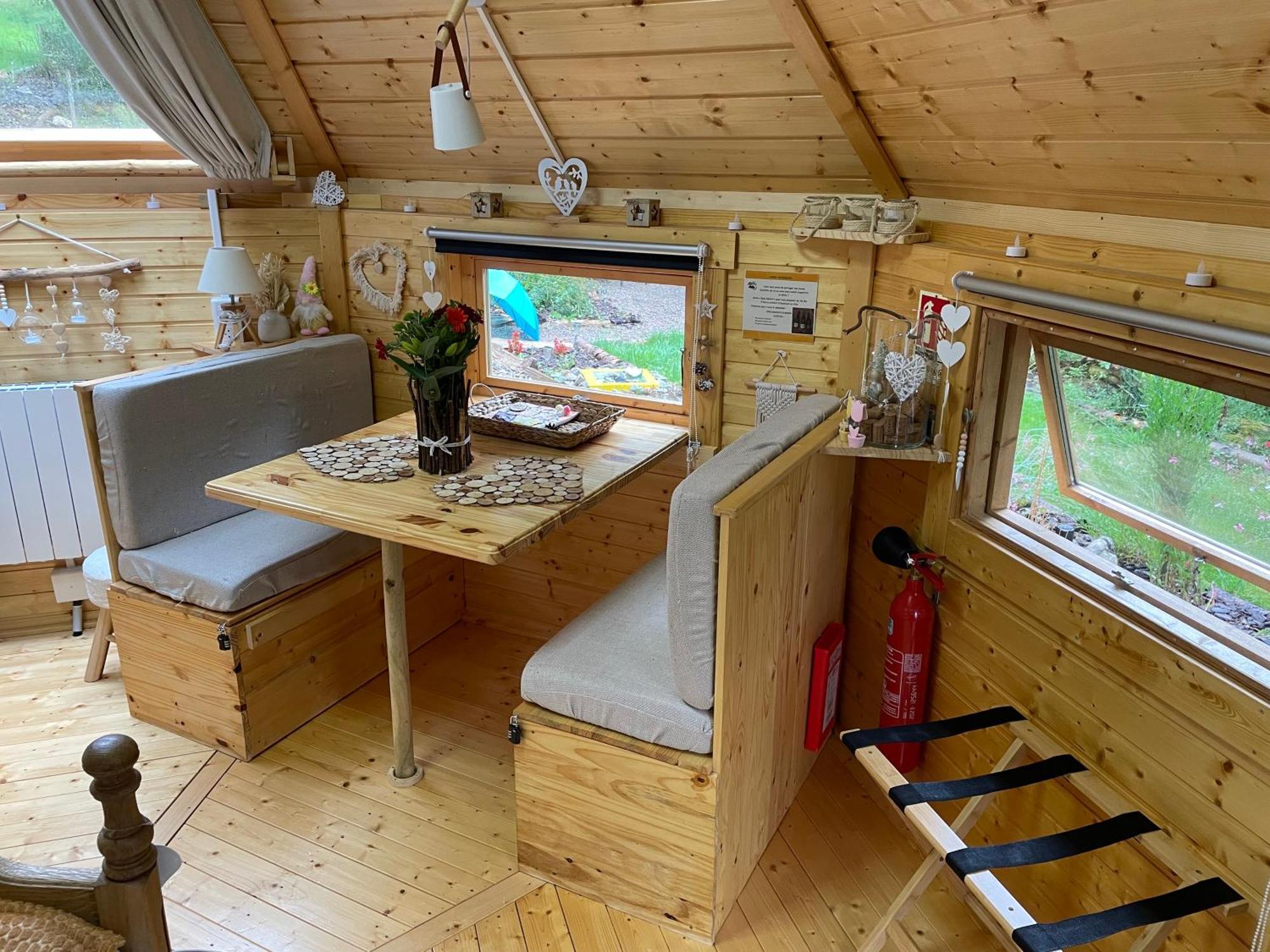 Cabane, Kota Desire