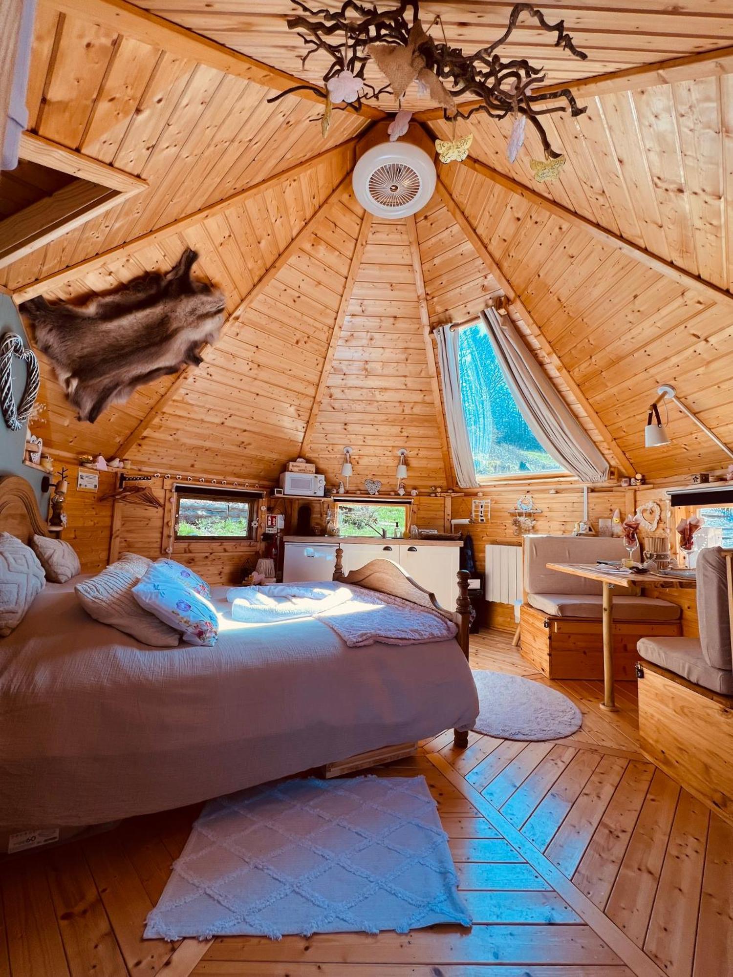 Chalet Cabane, Kota Desire