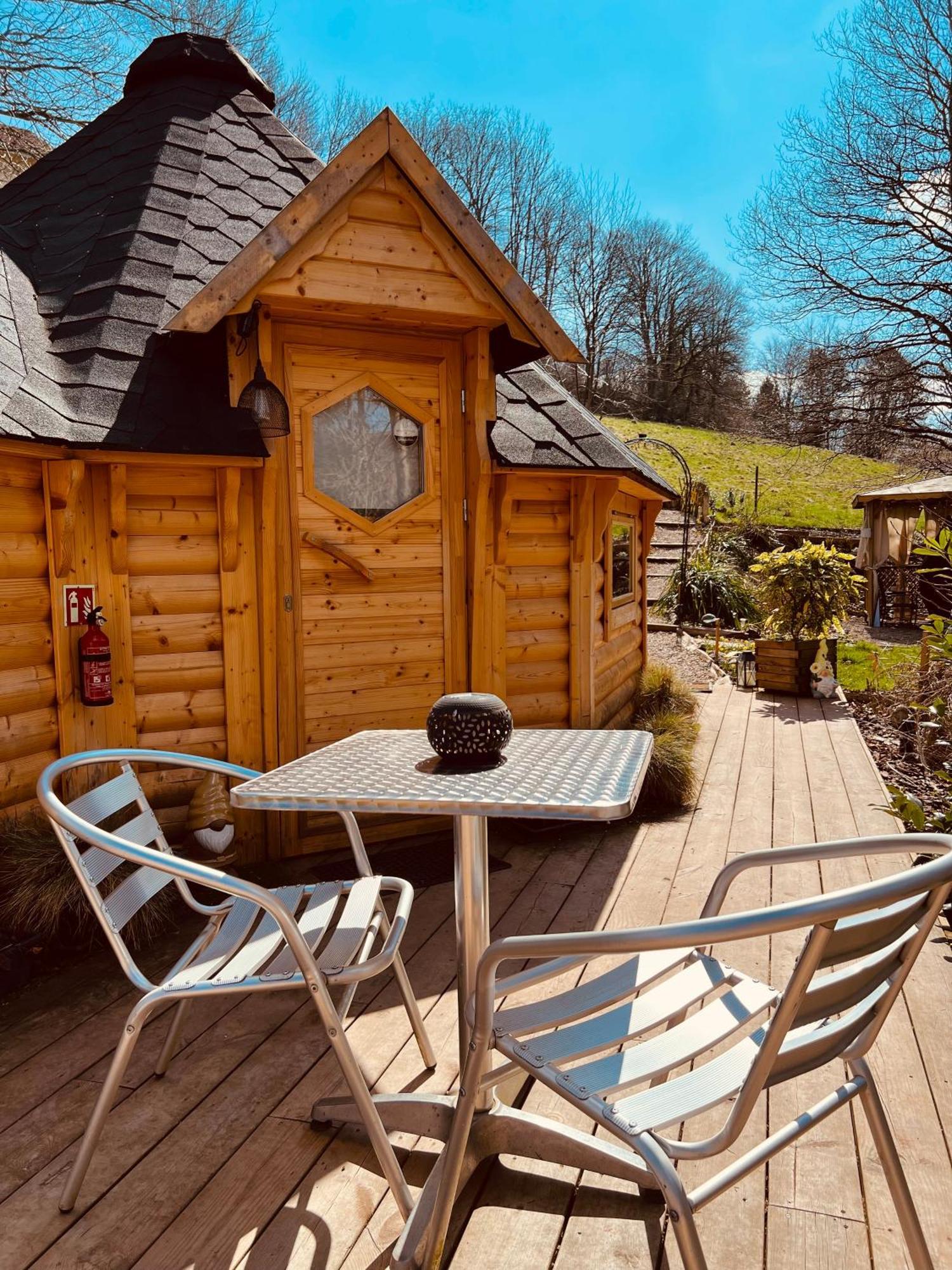 Chalet Cabane, Kota Desire *